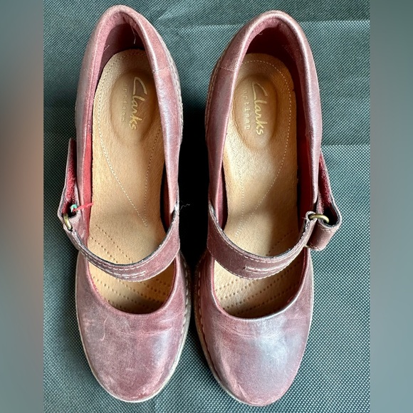 Clarks leather size 6.5 Mary Jane heels - Picture 6 of 7
